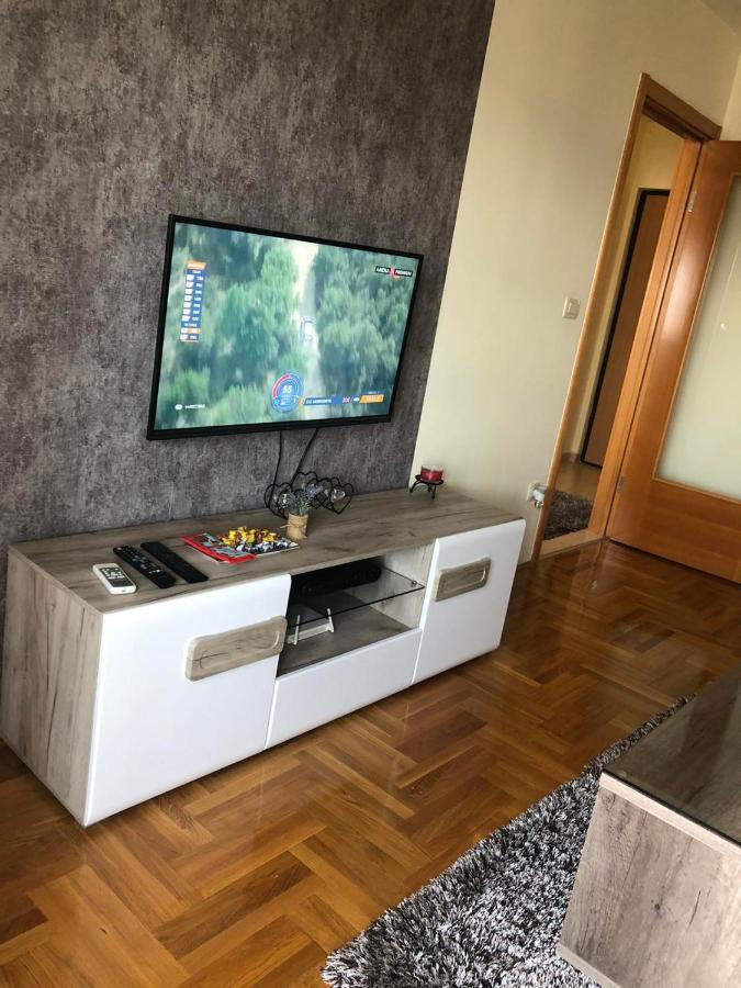 Aphrodite Apartment ポドゴリツァ エクステリア 写真