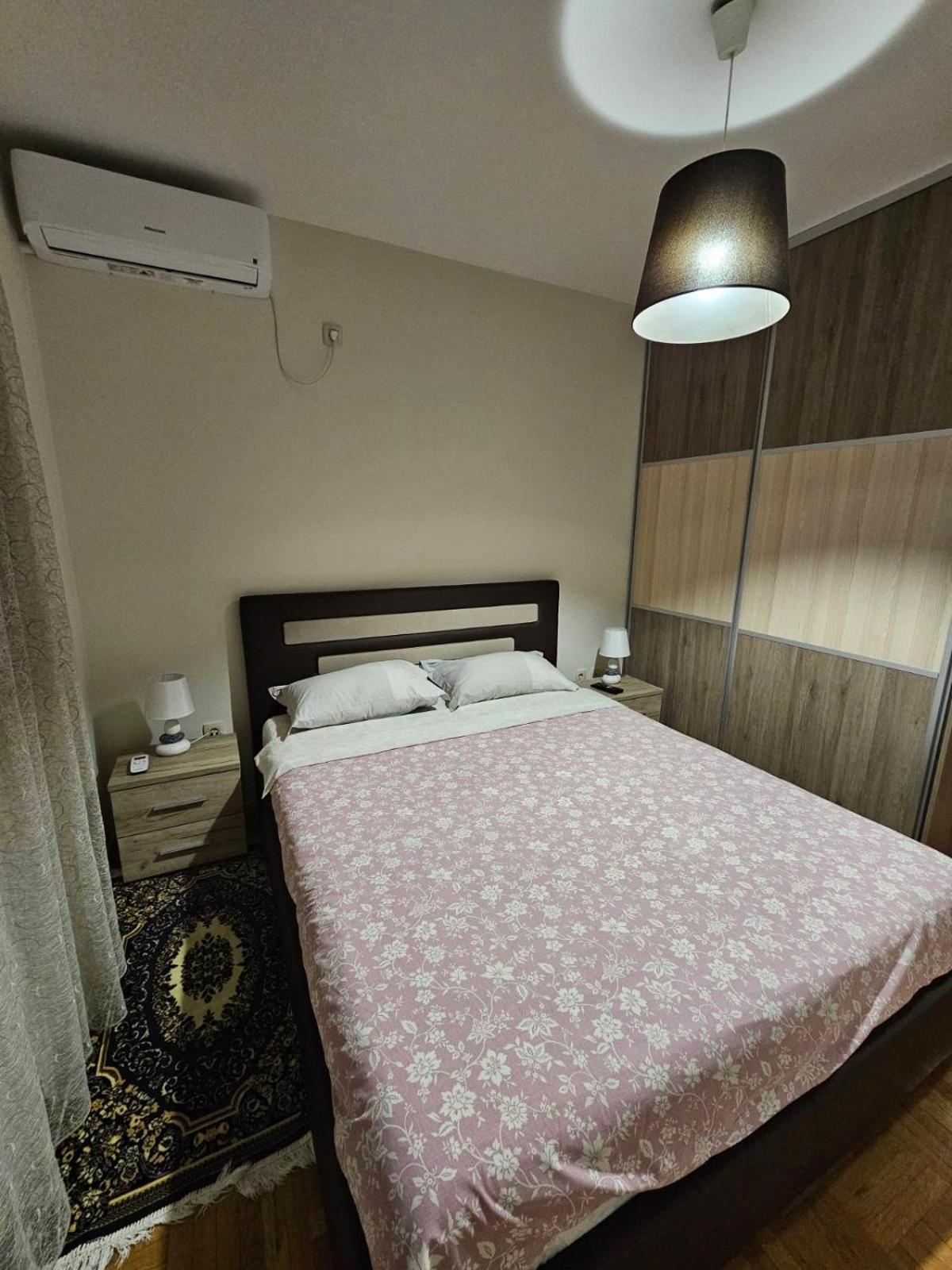 Aphrodite Apartment ポドゴリツァ エクステリア 写真