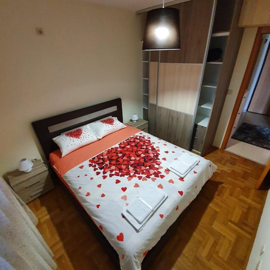 Aphrodite Apartment ポドゴリツァ エクステリア 写真